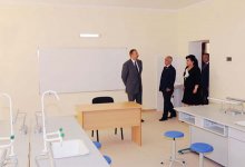 Azərbaycan Prezidenti Bakı məktəblərinin əsaslı təmir və yenidənqurmadan sonrakı vəziyyəti ilə tanış olub (FOTO)