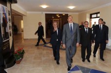 Azərbaycan Prezidenti Bakı məktəblərinin əsaslı təmir və yenidənqurmadan sonrakı vəziyyəti ilə tanış olub (FOTO)