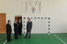 Azərbaycan Prezidenti Bakı məktəblərinin əsaslı təmir və yenidənqurmadan sonrakı vəziyyəti ilə tanış olub (FOTO)