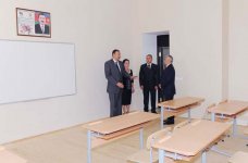 Azərbaycan Prezidenti Bakı məktəblərinin əsaslı təmir və yenidənqurmadan sonrakı vəziyyəti ilə tanış olub (FOTO)