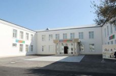 Azərbaycan Prezidenti Bakı məktəblərinin əsaslı təmir və yenidənqurmadan sonrakı vəziyyəti ilə tanış olub (FOTO)