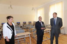 Azərbaycan Prezidenti Bakı məktəblərinin əsaslı təmir və yenidənqurmadan sonrakı vəziyyəti ilə tanış olub (FOTO)