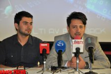 Sərxan Kərəmoğlu gənc müğənni Elvin Abbasovun birdən-birə 3 klipini təqdim etdi (VİDEO-FOTO)