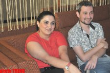 Sərxan Kərəmoğlu gənc müğənni Elvin Abbasovun birdən-birə 3 klipini təqdim etdi (VİDEO-FOTO)