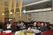 Sərxan Kərəmoğlu gənc müğənni Elvin Abbasovun birdən-birə 3 klipini təqdim etdi (VİDEO-FOTO)