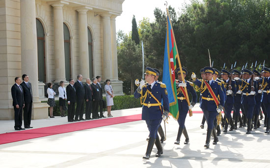 Monteneqro Prezidenti Filip Vuyanoviçin Bakıda rəsmi qarşılanma mərasimi keçirilib (FOTO)