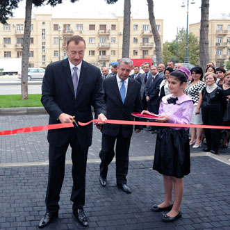 İlham Əliyev Bakıda Qara Qarayev adına musiqi məktəbinin açılışında iştirak edib (FOTO)