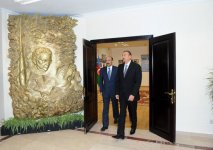 İlham Əliyev Bakıda Qara Qarayev adına musiqi məktəbinin açılışında iştirak edib (FOTO)