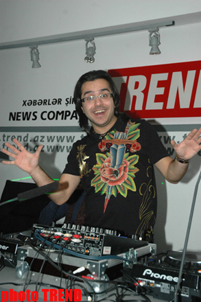 dj Çina kasıblayıb (FOTO)