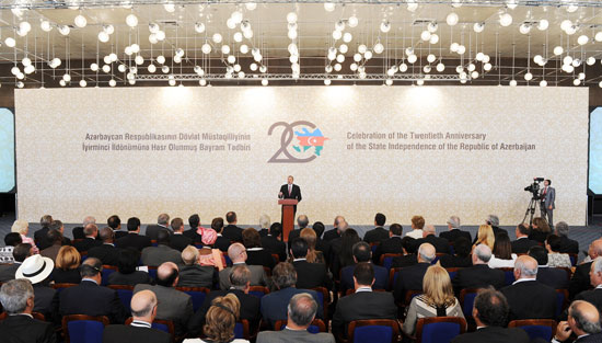 Prezident İlham Əliyev: Ermənistan başa düşməlidir ki, bir dövlətin beynəlxalq müstəvidə tanınmış ərazisini işğal edən digər dövlət cəzasız qala bilməz (FOTO)