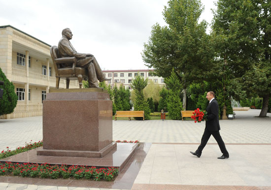 Prezident İlham Əliyev Xaçmazda səfərdədir (FOTO)