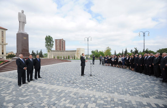 Prezident İlham Əliyev: Azərbaycanın bugünkü uğurlu inkişafı dünya ictimaiyyəti tərəfindən yüksək qiymətləndirilir (FOTO)