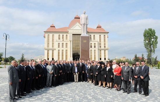 Prezident İlham Əliyev: Azərbaycanın bugünkü uğurlu inkişafı dünya ictimaiyyəti tərəfindən yüksək qiymətləndirilir (FOTO)