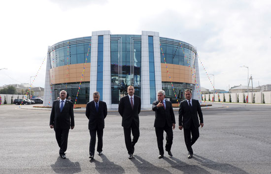 İlham Əliyev Quba avtovağzalının açılışında iştirak edib (FOTO)