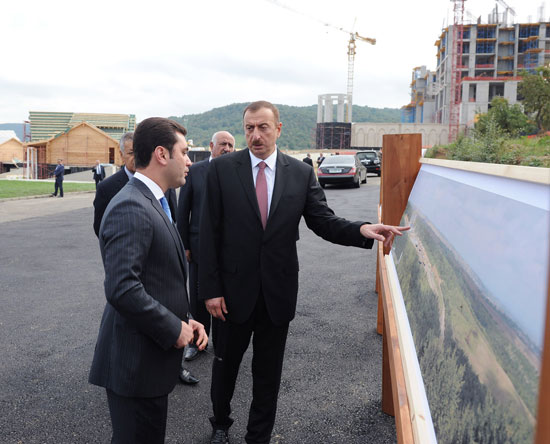 Azərbaycan Prezidenti Qubada beşulduzlu "Riksos" hotelinin tikintisi ilə tanış olub (FOTO)