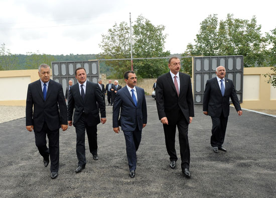 İlham Əliyev Quba şəhərinin su və kanalizasiya sisteminin yenidən qurulması layihəsi ilə tanış olub (FOTO)