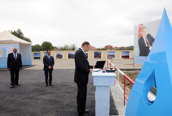 İlham Əliyev Quba şəhərinin su və kanalizasiya sisteminin yenidən qurulması layihəsi ilə tanış olub (FOTO)