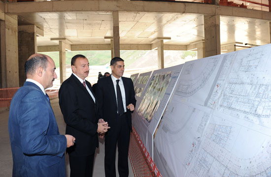 Azərbaycan Prezidenti Qusarda Şahdağ qış-yay turizm kompleksinin tikintisi ilə tanış olub (FOTO)