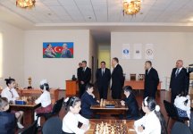 İlham Əliyev Qubada Nizami adına parkda yenidənqurma işləri ilə tanış olub, Şahmat Məktəbinin açılışında iştirak edib (FOTO)