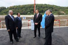 İlham Əliyev Quba şəhərinin su və kanalizasiya sisteminin yenidən qurulması layihəsi ilə tanış olub (FOTO)