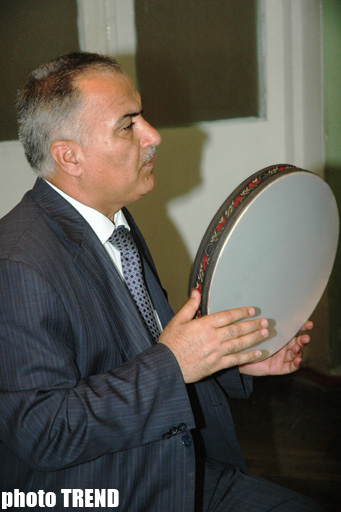 Murad Sadıx ilk konsertində muğam oxuyacaq (FOTO)