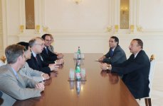 Azərbaycan Prezidenti İlham Əliyev ABŞ-ın Kaliforniya Senatının nümayəndə heyətini qəbul edib (FOTO)