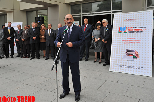 Bakıda 2-ci beynəlxalq kitab sərgi yarmarkası öz işinə başlayıb (FOTO)