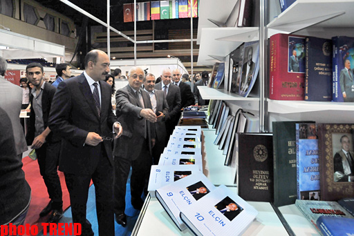 Bakıda 2-ci beynəlxalq kitab sərgi yarmarkası öz işinə başlayıb (FOTO)