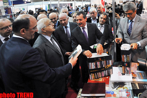 Bakıda 2-ci beynəlxalq kitab sərgi yarmarkası öz işinə başlayıb (FOTO)