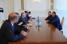 İlham Əliyev Böyük Britaniya və Şimali İrlandiya Krallığının energetika üzrə dövlət nazirinin başçılıq etdiyi nümayəndə heyətini qəbul edib