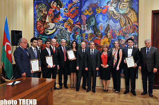 Azərbaycanlı tələbələrə Nobel təqaüdü təqdim olunub (FOTO)