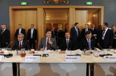 Azərbaycan Prezidenti Varşavada Aİ-nin "Şərq tərəfdaşlığı" sammitində iştirak edir (FOTO)