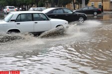 Bakıda güclü yağışlar sabah günortaya gədər davam edəcək (FOTO)