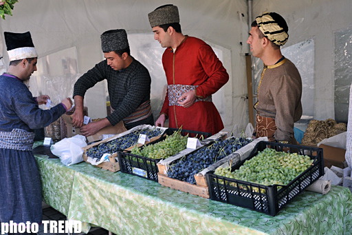 İçərişəhərdə üzüm yığımı festivalı (fotosessiya)