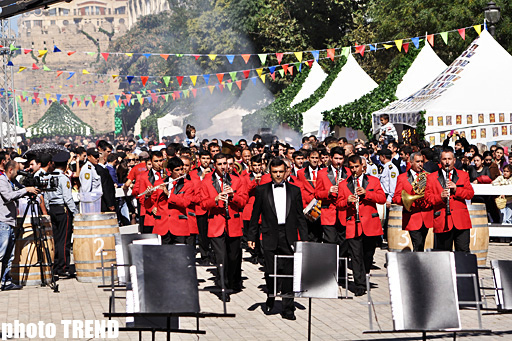 İçərişəhərdə üzüm yığımı festivalı (fotosessiya)