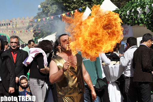 İçərişəhərdə üzüm yığımı festivalı (fotosessiya)