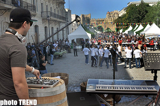 İçərişəhərdə üzüm yığımı festivalı (fotosessiya)