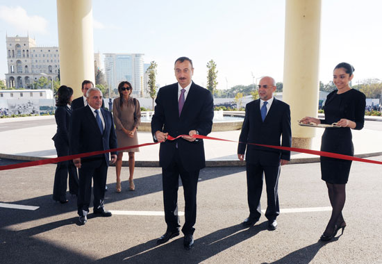 Prezident İlham Əliyev: "Hilton" otellər şəbəkəsinin Azərbaycanda fəaliyyətə başlaması çox əlamətdar bir hadisədir (FOTO)