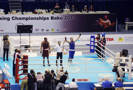 Azərbaycan Prezidenti və onun xanımı dünya üzrə boks çempionatının final mərhələsinin qarşılaşmalarını izləyiblər (FOTO)