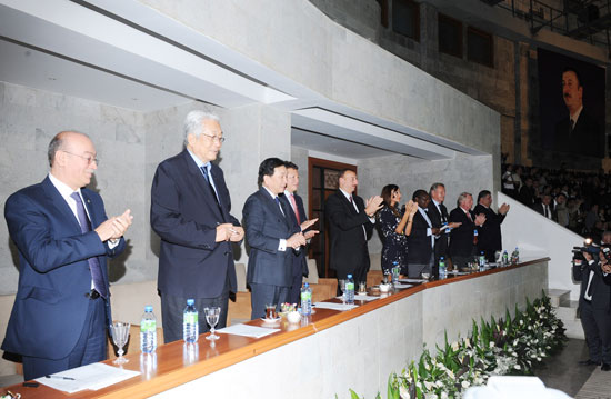 Azərbaycan Prezidenti və onun xanımı dünya üzrə boks çempionatının final mərhələsinin qarşılaşmalarını izləyiblər (FOTO)