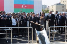 İlham Əliyev: Fransa Minsk qrupunun həmsədri kimi Dağlıq Qarabağ münaqişəsinin sülh yolu ilə həllində mühüm rol oynayır (FOTO)