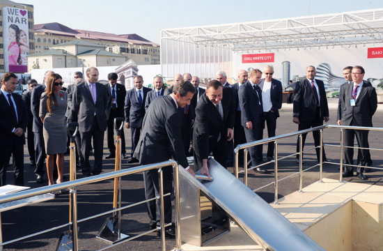İlham Əliyev: Fransa Minsk qrupunun həmsədri kimi Dağlıq Qarabağ münaqişəsinin sülh yolu ilə həllində mühüm rol oynayır (FOTO)