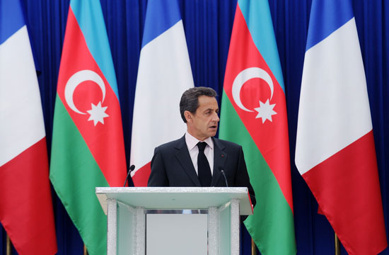 İlham Əliyev: Fransa Minsk qrupunun həmsədri kimi Dağlıq Qarabağ münaqişəsinin sülh yolu ilə həllində mühüm rol oynayır (FOTO)