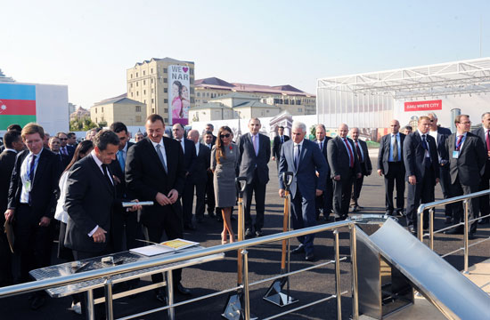 İlham Əliyev: Fransa Minsk qrupunun həmsədri kimi Dağlıq Qarabağ münaqişəsinin sülh yolu ilə həllində mühüm rol oynayır (FOTO)