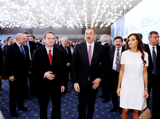 Prezident İlham Əliyev: Müstəqillik dövründə yaşanan sabitlik və dostluq ab-havası Azərbaycanı regional ölkə kimi daha da gücləndirir (ƏLAVƏ OLUNUB ) (FOTO)