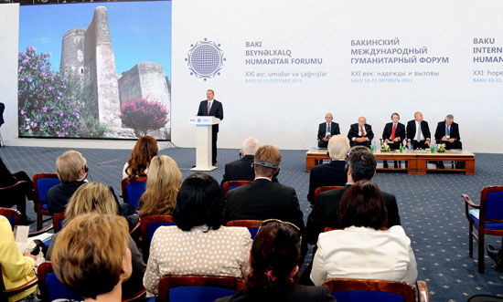 Prezident İlham Əliyev: Müstəqillik dövründə yaşanan sabitlik və dostluq ab-havası Azərbaycanı regional ölkə kimi daha da gücləndirir (ƏLAVƏ OLUNUB ) (FOTO)