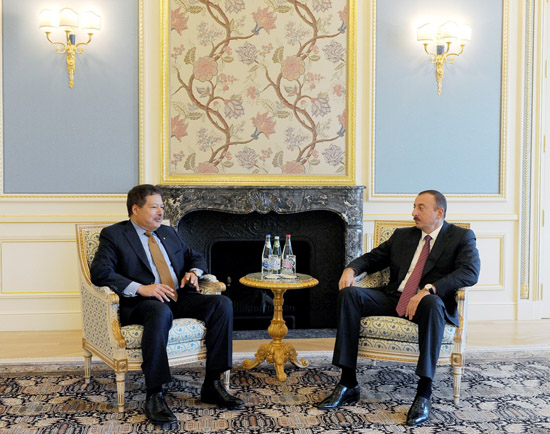 İlham Əliyev Nobel mükafatı laureatı Əhməd Zevaylı qəbul edib
