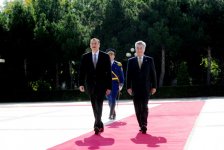 Azərbaycanda rəsmi səfərdə olan Avstriyanın Federal Prezidentinin rəsmi qarşılanma mərasimi olub (FOTO)