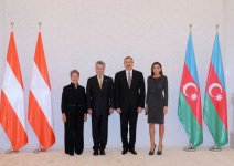 Azərbaycanda rəsmi səfərdə olan Avstriyanın Federal Prezidentinin rəsmi qarşılanma mərasimi olub (FOTO)