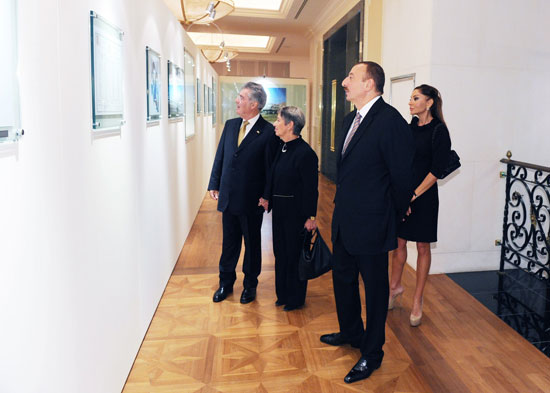 Avstriya Prezidenti Heydər Əliyev Fondunda olub (FOTO)